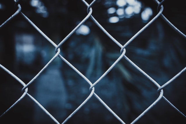 Metal chain security fence